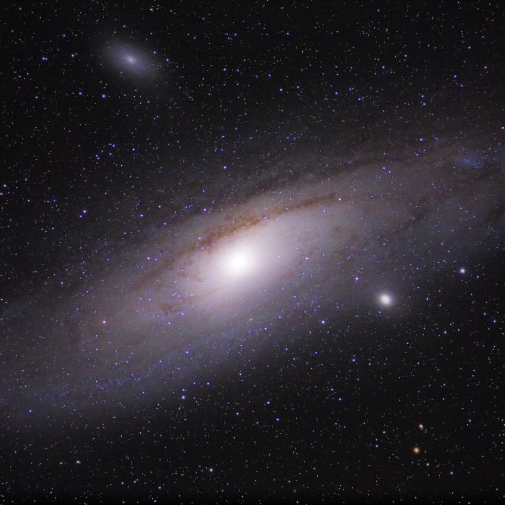 Die Andromeda-Galaxie (M31), die der Milchstraße am nächsten gelegene Spiralgalaxie, aufgenommen von der Messelbergsternwarte