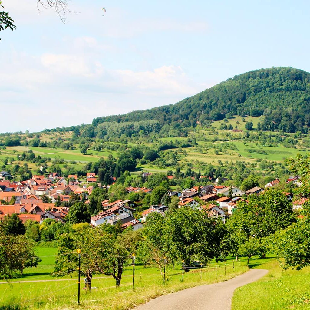 Eine Landschaft mit einer Gemeinde in Landkreis Göppingen