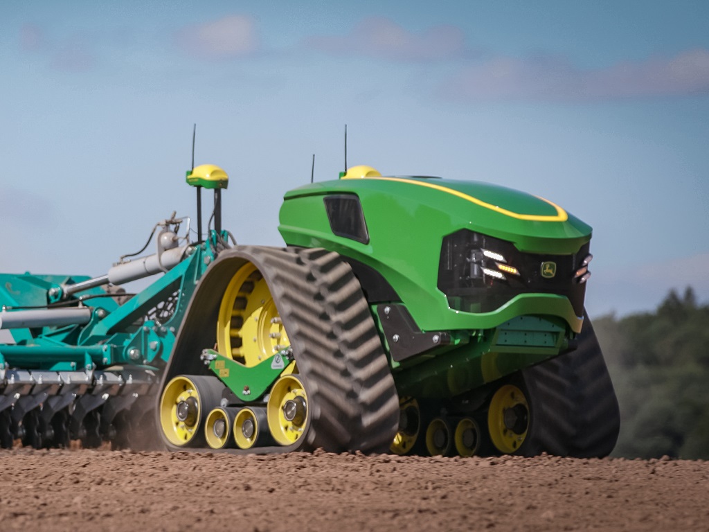 Agrarwende: Das Göppinger Technikforum stellt in seinem Vortragsprogramm auch autonome Elektrotraktoren von John Deere bei der Feldarbeit vor.