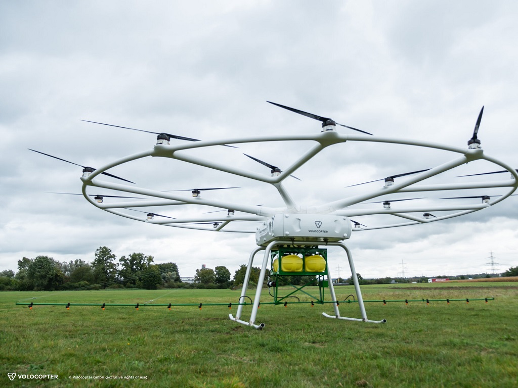 Schwerlastdrohne für den Agrarbereich im Einsatz – Symbolbild für technologische Innovationen im Precision Farming der Veranstaltungsreihe "Agrarwende" des Göppinger Technikforums.