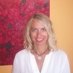 Osteopathin Bettina Vollmer aus Bad Boll – Expertin für ganzheitliche Behandlungen zum Welttag der Osteopathie.