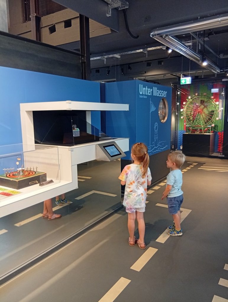 Familienabenteuer im Märklineum Göppingen – Kinder entdecken spielerisch Technik in interaktiver Ausstellung