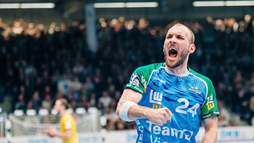 Torjubel von FRISCH AUF! Göppingen Spieler Marcel Schiller in der EWS-Arena – VIP Karten für das Bundesliga-Spiel gegen Leipzig gewinnen