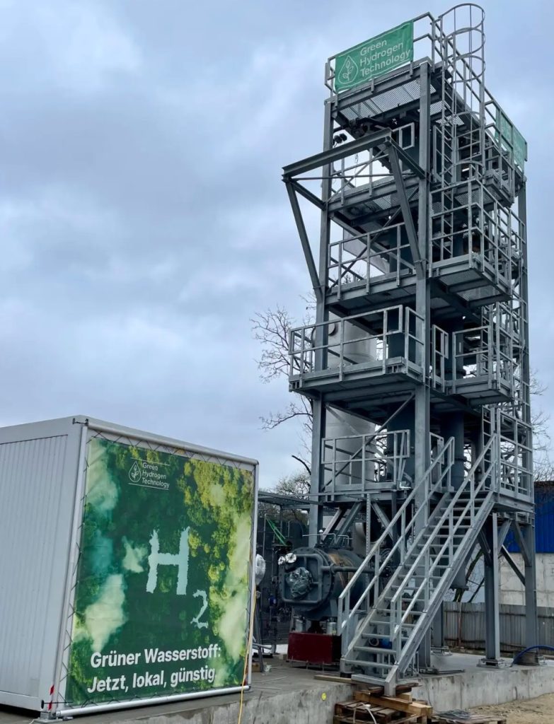 Flugstromreaktor der Green Hydrogen Technology in Ebersbach – Exkursion im Wintersemester 2025/26 des Technikforum Göppingen