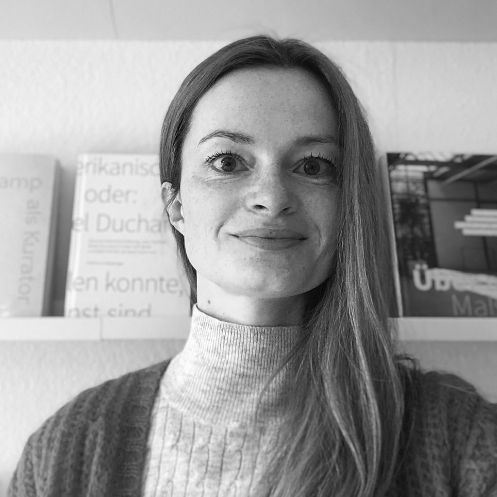 Johanna Neuburger von logografisch in der prisma-Weihnachtsbäckerei mit Pistazienkipferl-Rezept