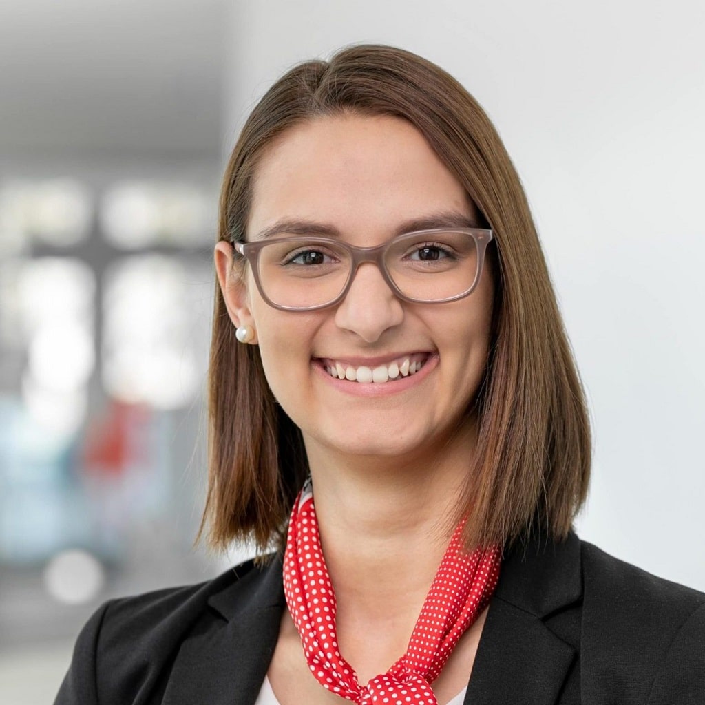 Vanessa Spengler von prisma in der Weihnachtsbäckerei mit Pistazienkipferl