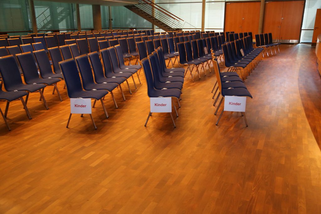Reservierte Kinderplätze bei der Kindertheaterwoche Rechberghausen im Haug-Erkinger-Festsaal